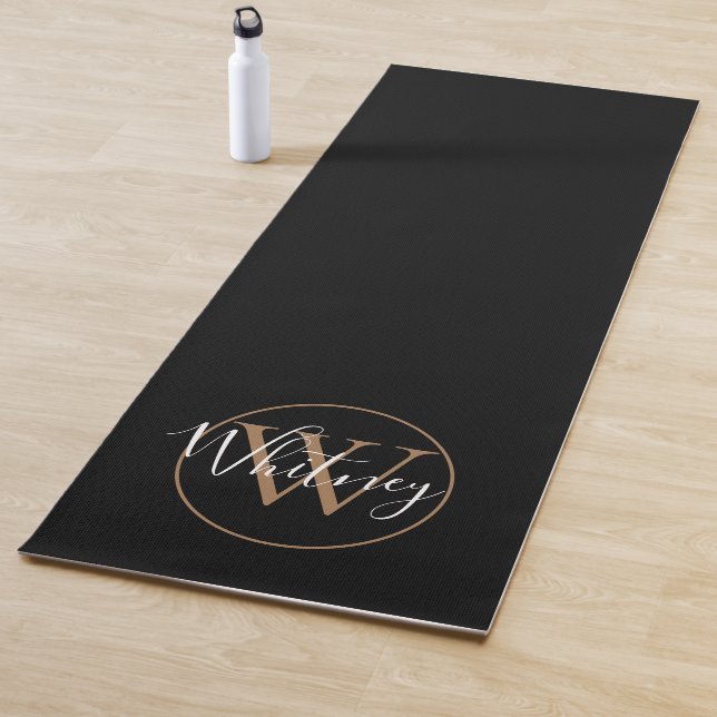 Monogram Elegant Script Black und Gold Yogamatte (Beispiel)