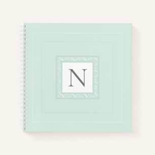 Monogram, erstes, pastellgrünes DamasenNotebook Notizbuch