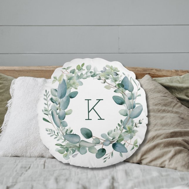 Monogram Eukalyptus Greenerenerity Blätter Wedding Rundes Kissen (Monogrammed Eucalyptus Greenery Round Bedroom or Sofa Pillow.)
