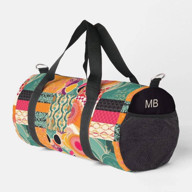 Monogram farbenfrohe moderne Patchwork-Muster Duffle Bag (Rechte Ecke)
