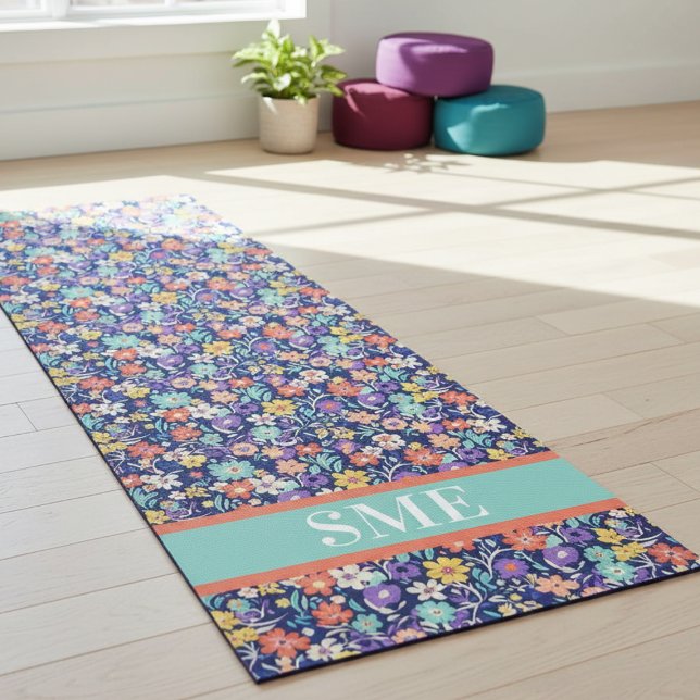 Monogram Floral Yoga Mat - Custom Initial Mat Yogamatte (Floral monogram yoga mat)