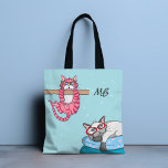 Monogram Funny Whimsisical Cats Trendy Modern<br><div class="desc">Dieses moderne Design verfügt über zwei skurrile Katzen mit einem personalisierten Monogramm #Tasche #Tasche #bags #monogram #personalisiertes Geschenk</div>