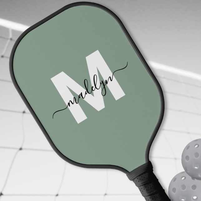 Monogram für benutzerdefinierte Seite Grün für mod Pickleball Schläger (Custom Sage Green Modern Name Monogram Pickleball Paddle)