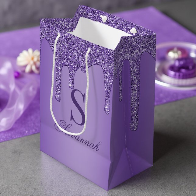 Monogram für Lila Glitzer-Tropfen Mittlere Geschenktüte (Sparkle Purple Glitter Drips Monogram Medium Gift Bag)