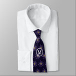 Monogram Gold und Silver Atomic Structure Science Krawatte<br><div class="desc">Personalisieren Sie das Monogramm,  um eine coole,  trendige und unterhaltsame,  wissenschaftlich inspiriert Krawatte zu schaffen,  die als Geschenk für alle Wissenschaftler,  Wissenschaftslehrer,  Wissenschaftsstudenten,  kurz,  jeden Wissenschaftsfreak in Ihrem Leben (und das schließt Sie ein) entworfen wurde! Design: Science Geekness© unter http://www.zazzle.com/sciencegeekness*</div>