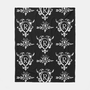 Monogram Gothic Heart and Arrow Pattern Fleecedecke