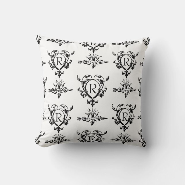 Monogram Gothic Heart and Arrow Pattern Kissen (Vorderseite)