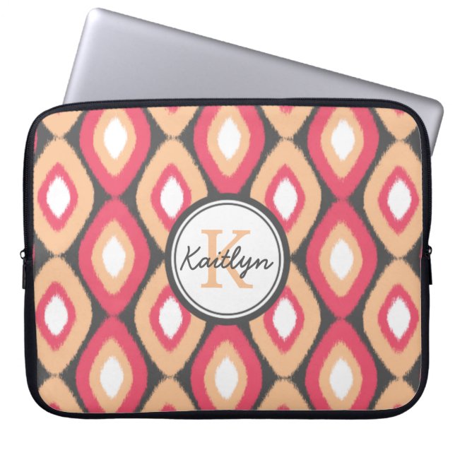 Monogram Ikat Diamonds Pattern Pink Grau Laptopschutzhülle (Vorderseite)