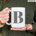 Monogram Initial Letter Black and White Elegant Zweifarbige Tasse<br><div class="desc">Diese Coffee Tasse zeichnet sich durch ein schlichtes,  stilvolles,  individuelles Monogram Initial Letter-Design aus,  das sich hervorragend zum Geburtstag,  Brautparty,  Hochzeit oder Jubiläum eignet.</div>