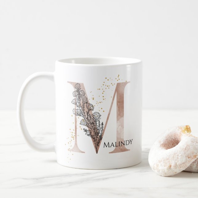 Monogram Initial Modern Letter M Boho Personalisie Kaffeetasse (Mit Donut)