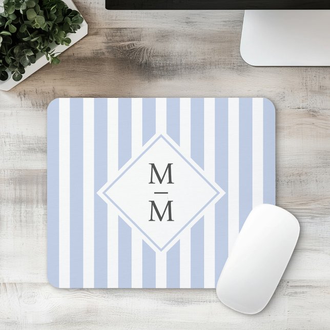 Monogram Initialen staubige hellblaue Streifen Mousepad (Monogram initials dusty light blue white stripes mouse pad)