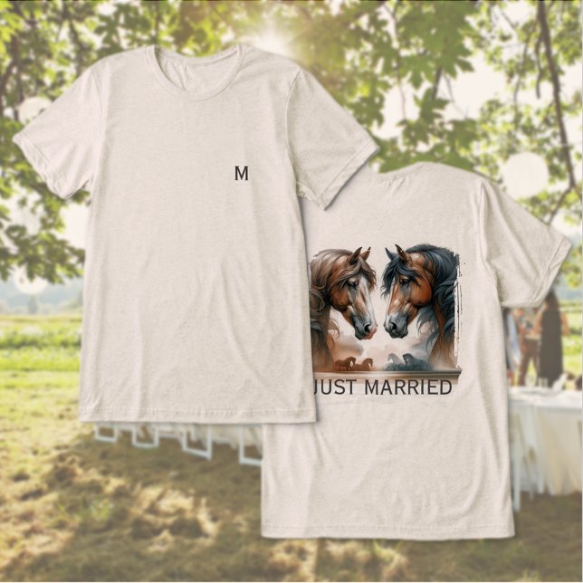 Monogram Just Married Graphic T - Shirt (Von Creator hochgeladen)