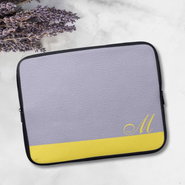 Monogram Lavender Yellow Elegante Laptop-Sieb Laptopschutzhülle (a lovely lavender and lemon laptop sleeve with space for your initial)
