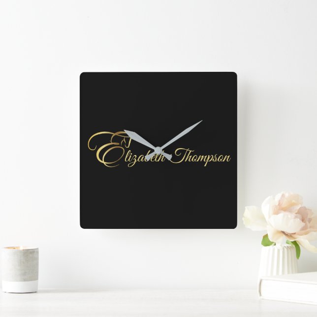 Monogram Letter E Pferd in Goldfarbe Quadratische Wanduhr (Zuhause)