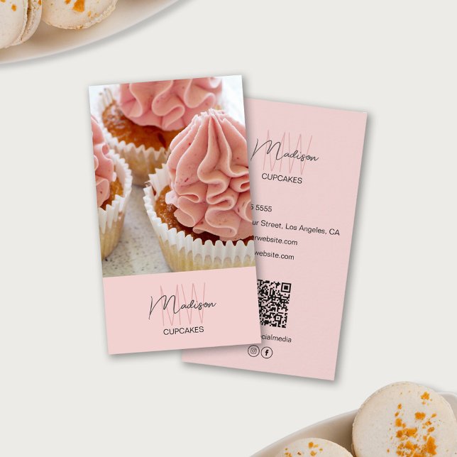 Monogram-Logo für Bäckereien Cupcake Foto QR Rosa Visitenkarte (Bakery Monogram Logo Cupcake Photo QR Blush Pink Business Card)