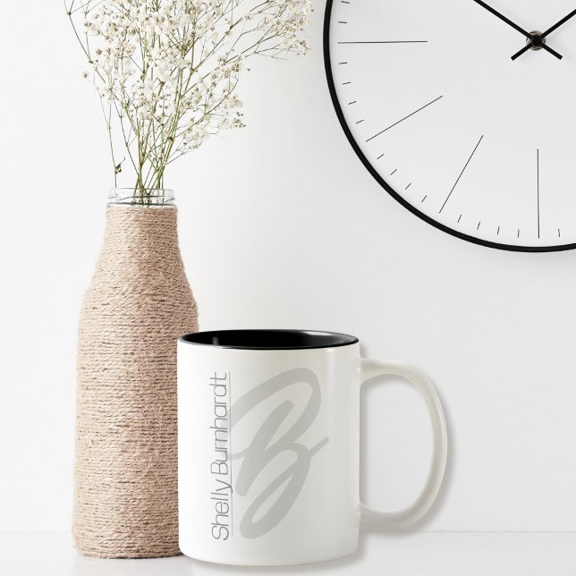 Monogram Minimal Modernes Script Business Bold Zweifarbige Tasse (Von Creator hochgeladen)