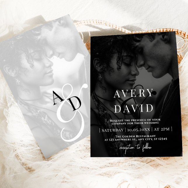 Monogram Minimalistisch Modernes Hochzeitschwarzes Einladung (Von Creator hochgeladen)