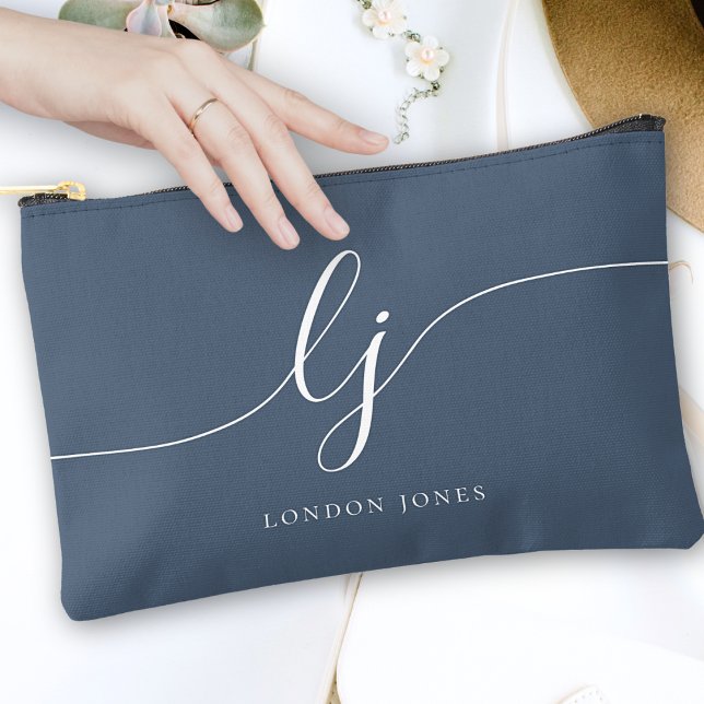 Monogram Modern Elegance Calligraphy Navy White Zubehörtasche (Von Creator hochgeladen)