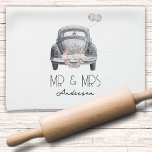 Monogram Mr. & Mrs Just Married Geschirrtuch<br><div class="desc">Ein personalisiertes Geschenk für die Neuvermählten</div>