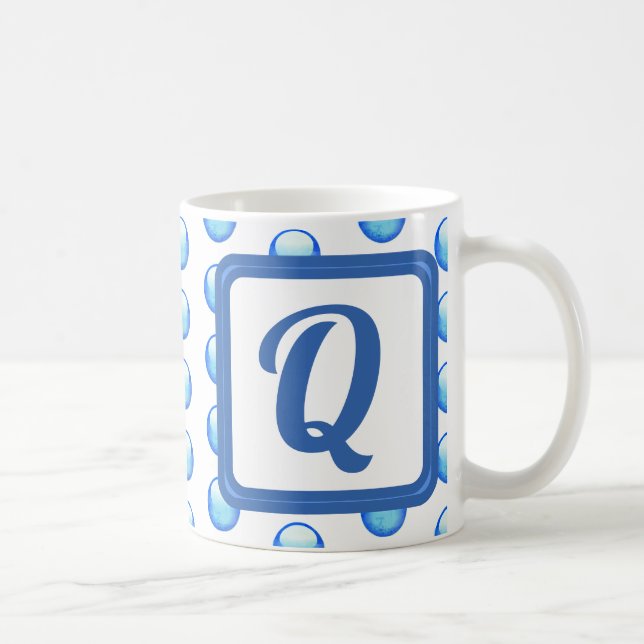 Monogram Nachname Bright Blue Polka Dot Initial Kaffeetasse (Rechts)