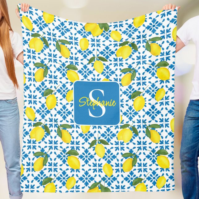 Monogram Name Blue French Tile Lemon Pattern  Fleecedecke (Von Creator hochgeladen)
