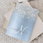 Monogram, Name des blauen, gebürsteten Metalls Sil iPad Mini Hülle<br><div class="desc">Dieses schicke Design mit hübsch silber glänzenden Glitzer auf blau gebürstetem metallischem Hintergrund ist einfach zu personalisieren.</div>