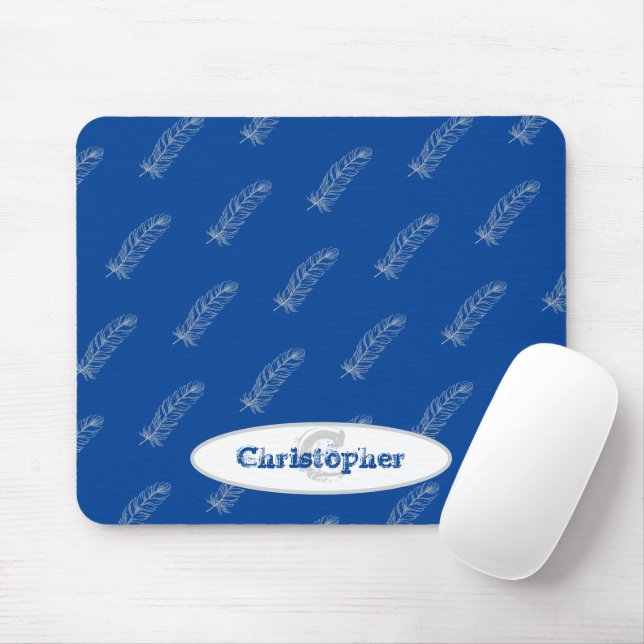 Monogram Name Feathers Muster White Blue Modern Mousepad (Mit Mouse)