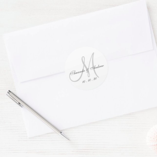 Monogram-Namen Date Script-Elegant-Hochzeit Runder Aufkleber (Von Creator hochgeladen)