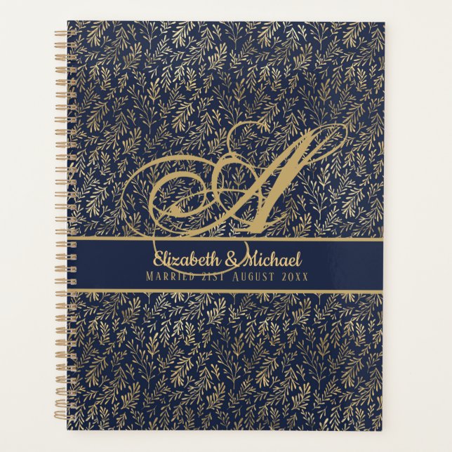 Monogram Navy Blue Gold Leaf Newlyweds Wedding Planer (Vorderseite)