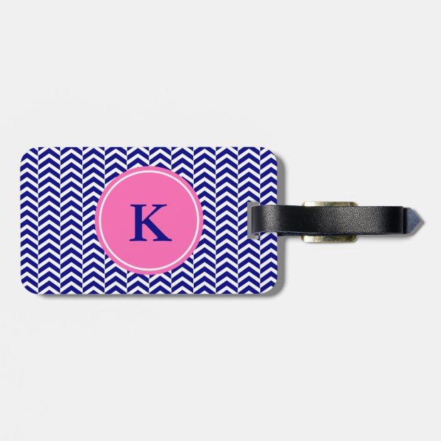 Monogram Navy Blue mit Hot Pink Zickzack Pattern Gepäckanhänger (Rückseite horizontal)