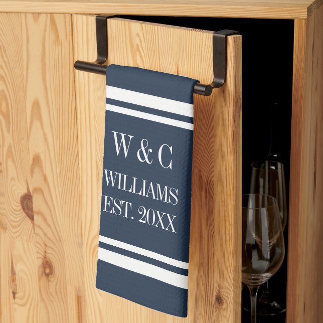 Monogram Navy Blue White Strip Personalisiert Geschirrtuch (Drittel gefaltet)