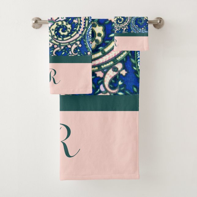 Monogram Paisley Blue Sage Green Light Blink Pink Badhandtuch Set (Insitu)