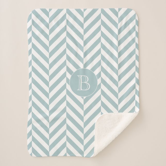 Monogram Pastel Blue Herringbone-Muster Sherpadecke (Vorderseite)