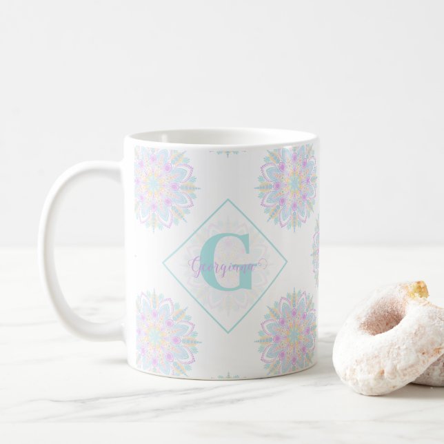 Monogram Pastel Rainbow Sundae Polka Dot Mandala Kaffeetasse (Mit Donut)