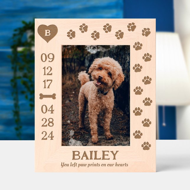 Monogram-Paw druckt auf unserem Hearts-Dog-Memoria Geätzte Rahmen (Von Creator hochgeladen)