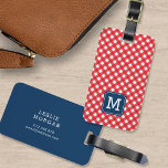 Monogram Picnic Red Gingham und Blue Gepäckanhänger<br><div class="desc">Reisen Sie stilvoll mit diesem stilvollen monogramm Gepäckanhänger mit einem blauen Quadrat gegen ein picknickrotes Gingham-Muster auf der Vorderseite mit einem passend blauen Rücken. Personalisieren Sie es, indem Sie den Platzhalter-Text ersetzen. Für weitere Optionen, wie zum Beispiel den Schriftart zu ändern und ihn zu vergrößern oder zu verändern, klicken Sie...</div>