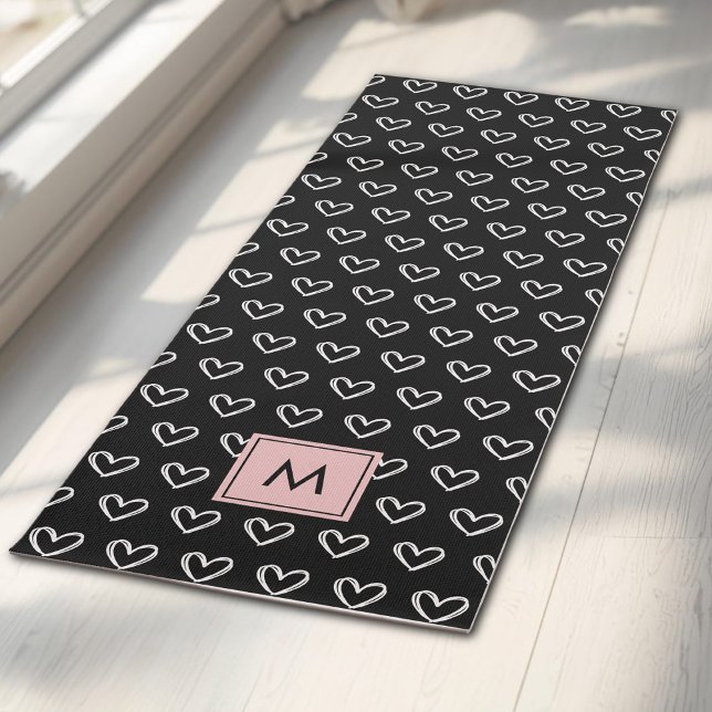 Monogram Pink and Black Heart Pattern  Yogamatte (Von Creator hochgeladen)