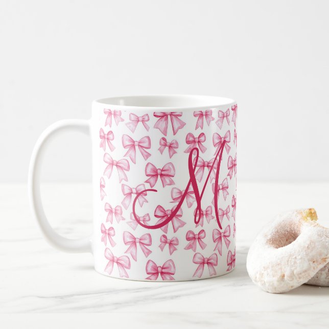 Monogram Pink Bow Coquette Ästhetische Preppy Tren Kaffeetasse (Mit Donut)
