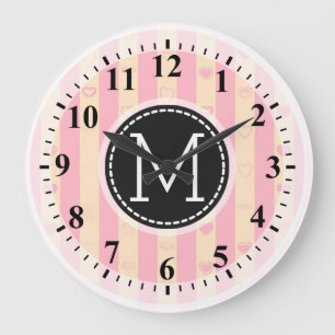 Monogram Pink Stripes Modernes Herzmuster Große Wanduhr