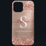Monogram Rose Gold Imitats-Glitzer Girly Glam Case-Mate iPhone Hülle<br><div class="desc">Dieses fantastische iPhone Gehäuse mit Rose goldgebürstetem Metallhintergrund mit glitzernden Imitats-Glitzer-Rändern. Fügen Sie Ihren Namen und Initial für eine persönliche Touch hinzu. Ideal,  um unterwegs stilvoll zu sein.</div>