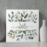 Monogram Sage Green Eucalyptus Greenerenerenerity  Fliese<br><div class="desc">Mit der Einführung unserer Monogram Sage Green Eukalyptus Greenery Blätter Keramik Kachel. Fügen Sie der Wohngestaltung Natur- und Blattflöten hinzu,  die sich für Pflanze- und Naturliebhaber eignen.</div>