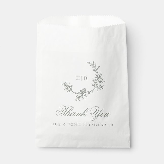 Monogram Sage Green Wreath Classic Wedding Guest Geschenktütchen (Vorderseite)