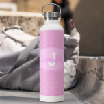 Monogram Script Blush Pink Blosses Trinkflasche<br><div class="desc">Reisen Sie stilvoll mit unserer Personalisierten Blush Pink Blüten Wasser Flasche, geschmückt mit einem rot rosa Blütendesign. Diese Wasserflasche besticht nicht nur durch eine modische und feminine Touch, sondern bietet auch die Möglichkeit, sie mit Ihren Initialen und Namen anzupassen. Es ist eine perfekte Mischung aus Eleganz und Persönlichkeit, um sicherzustellen,...</div>