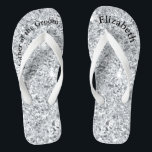 Monogram Silver Glam Glitzer Mutter des Brautgrund Flip Flops<br><div class="desc">Ein lustiges Geschenk für die Mutter der Braut und des Bräutigams. Wenn sie am Ende der Nacht müde ist,  will sie diese! Personalisieren Sie sie!</div>