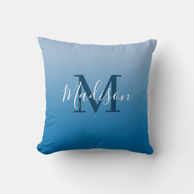 Monogram Sky Blue Gradient Kissen (Vorderseite)