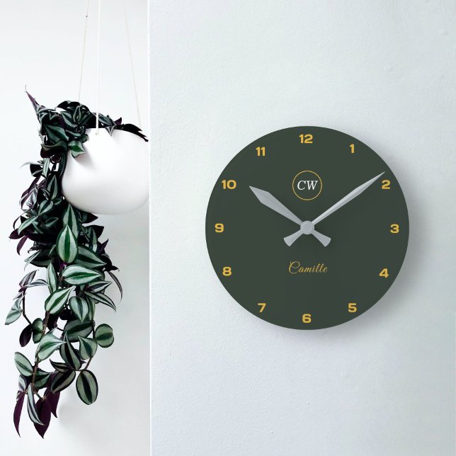 Monogram Stylish Gold & Forest Green Runde Wanduhr (Monogram Stylish Gold & Forest Green Round Clock)