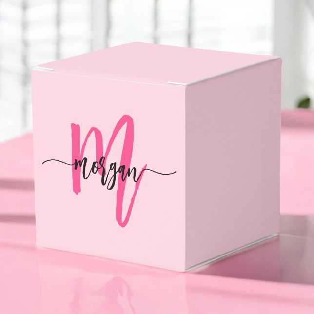 Monogram Stylish Modern Hot Pink Geschenkschachtel (Von Creator hochgeladen)
