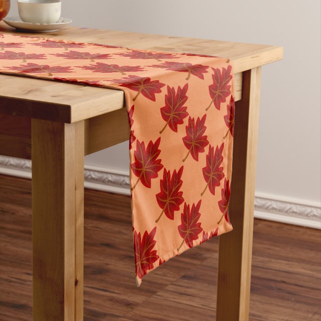 Monogram Table Runner von Red Maple Blätter Kurzer Tischläufer (Beispiel)
