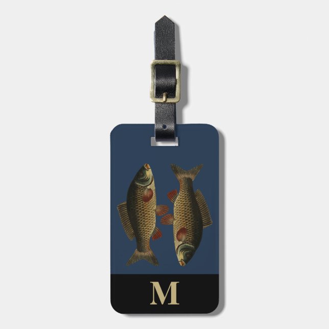 Monogram Travel Grey Green Carp Fish Gepäckanhänger (Vorderseite vertikal)