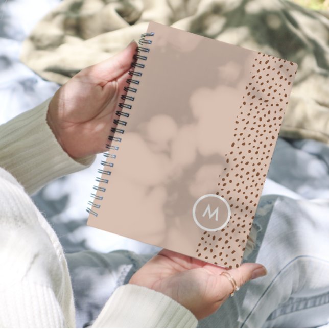 Monogram Trendy Beige & Terracotta Dots 2024 Planer (Von Creator hochgeladen)